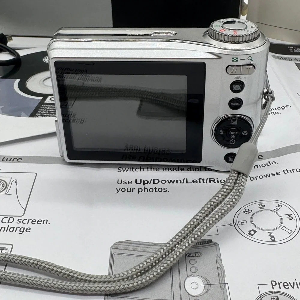 GE A730 Digital Camera Silver 7.0MP 3x Optical Zoom Point and Shoot with Box